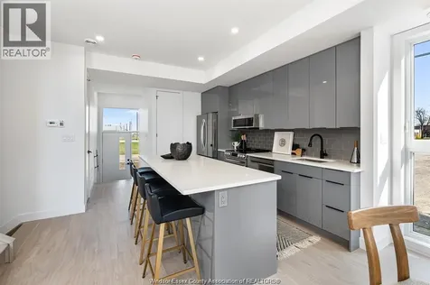 2041 Seneca Street Windsor ON N8W 2Z9