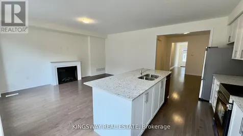 16 Blick Crescent Aurora ON L4G 4A7