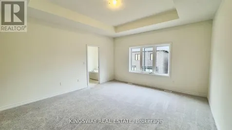 16 Blick Crescent Aurora ON L4G 4A7