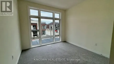 16 Blick Crescent Aurora ON L4G 4A7