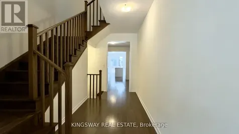 16 Blick Crescent Aurora ON L4G 4A7