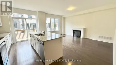 16 Blick Crescent Aurora ON L4G 4A7