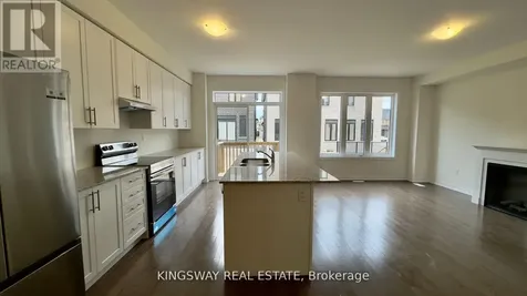 16 Blick Crescent Aurora ON L4G 4A7