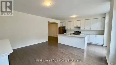 16 Blick Crescent Aurora ON L4G 4A7