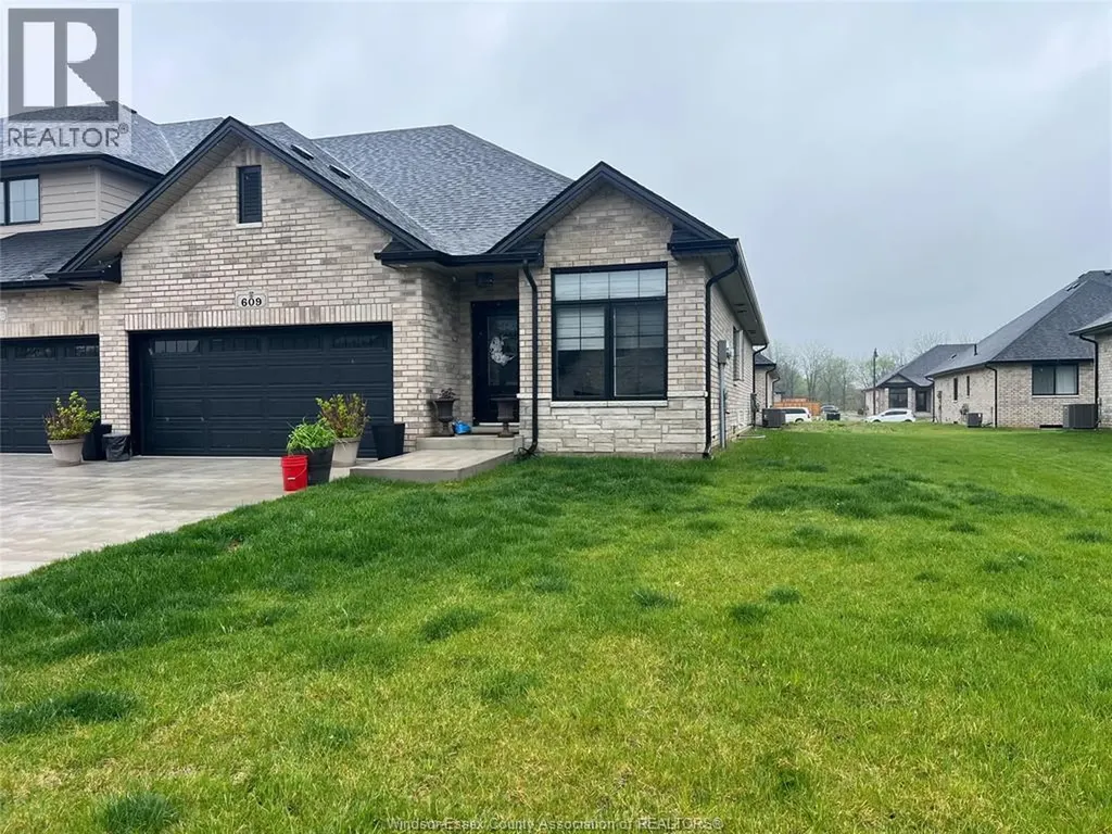 609 Hacket Road Amherstburg ON N9V 4C5