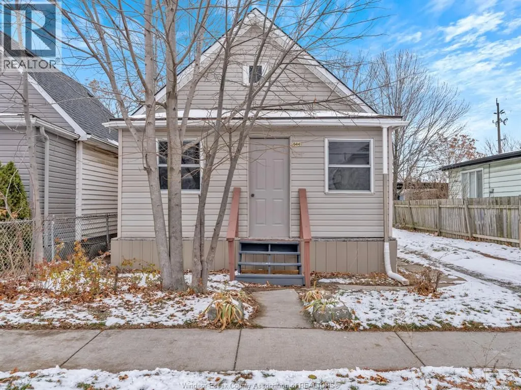 944 Maisonville Windsor ON N8Y 3R9