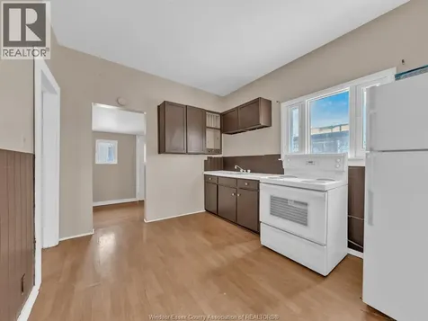 944 Maisonville Windsor ON N8Y 3R9