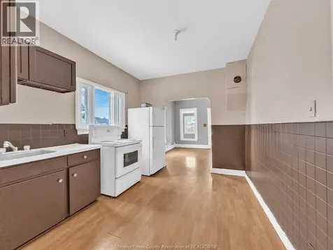 944 Maisonville Windsor ON N8Y 3R9