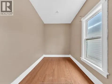 944 Maisonville Windsor ON N8Y 3R9