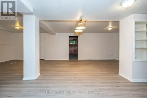 39 Downer Crescent Wasaga Beach ON L9Z 1C3