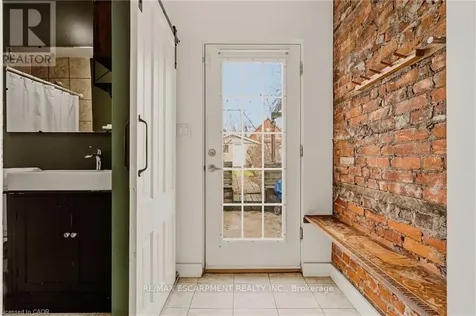 163 Victoria Avenue North Hamilton (landsdale) ON L8L 5E9