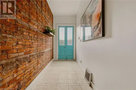 163 Victoria Avenue North Hamilton (landsdale) ON L8L 5E9