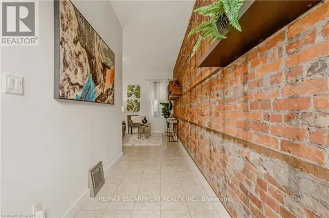 163 Victoria Avenue North Hamilton (landsdale) ON L8L 5E9