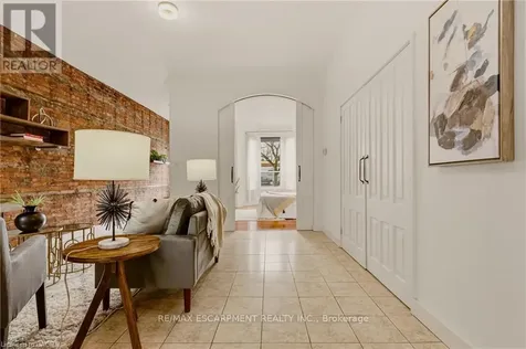163 Victoria Avenue North Hamilton (landsdale) ON L8L 5E9