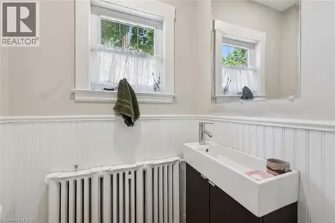 74 Homewood Avenue Kitchener ON N2M 1W9
