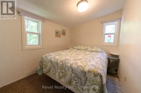 1693 Shore Lane Wasaga Beach ON L9Z 1W4