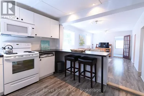 1693 Shore Lane Wasaga Beach ON L9Z 1W4