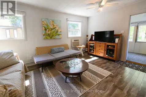 1693 Shore Lane Wasaga Beach ON L9Z 1W4