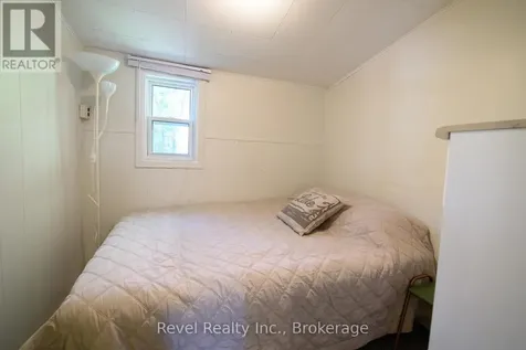 1693 Shore Lane Wasaga Beach ON L9Z 1W4