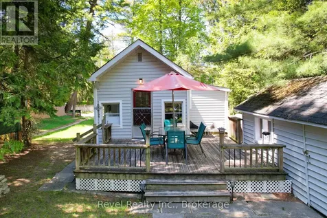 1693 Shore Lane Wasaga Beach ON L9Z 1W4