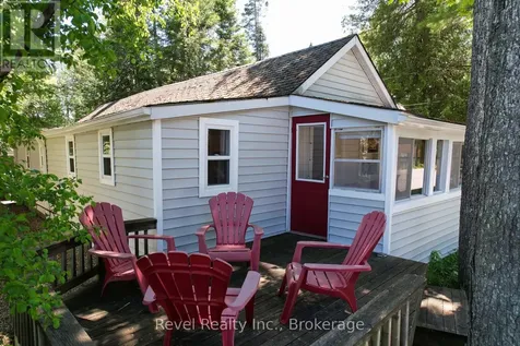 1693 Shore Lane Wasaga Beach ON L9Z 1W4