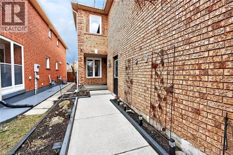 3753 Densbury Drive Mississauga ON L5N 6Z2