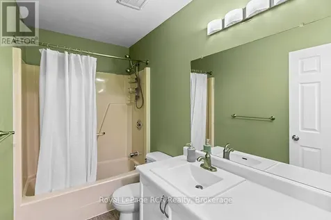 2512 8th Avenue A Avenue East Owen Sound ON N4K 6W5
