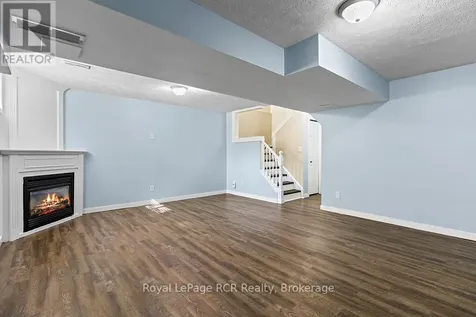 2512 8th Avenue A Avenue East Owen Sound ON N4K 6W5