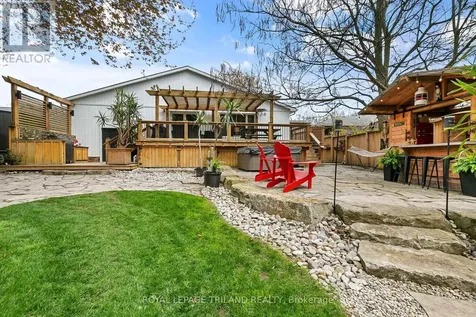 298 Sunset Drive Central Elgin ON N5R 3C5