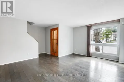 1562 Lassiter Terrace Ottawa ON K1J 8N4