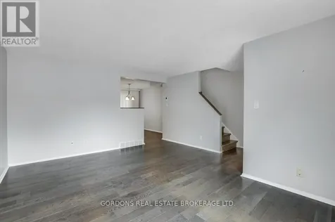 1562 Lassiter Terrace Ottawa ON K1J 8N4
