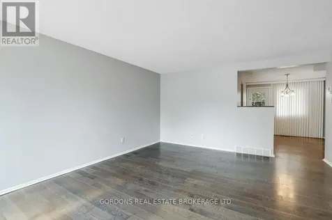 1562 Lassiter Terrace Ottawa ON K1J 8N4
