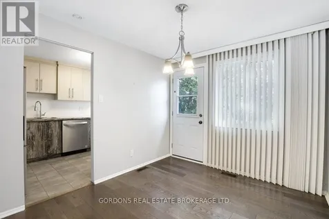 1562 Lassiter Terrace Ottawa ON K1J 8N4