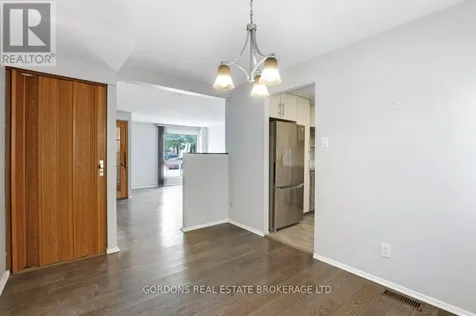 1562 Lassiter Terrace Ottawa ON K1J 8N4