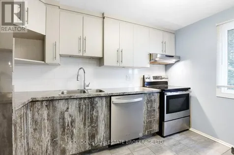 1562 Lassiter Terrace Ottawa ON K1J 8N4