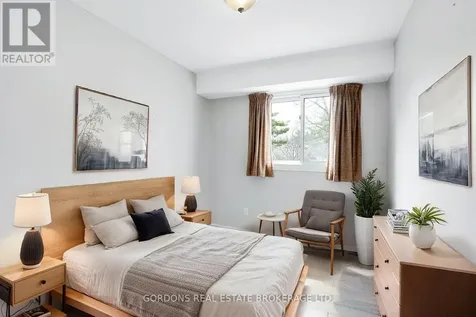 1562 Lassiter Terrace Ottawa ON K1J 8N4