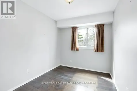 1562 Lassiter Terrace Ottawa ON K1J 8N4
