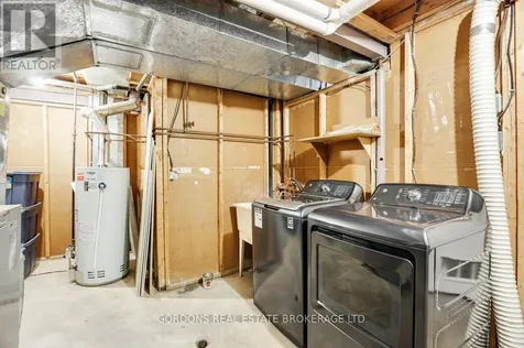 1562 Lassiter Terrace Ottawa ON K1J 8N4