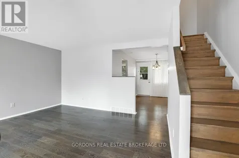 1562 Lassiter Terrace Ottawa ON K1J 8N4