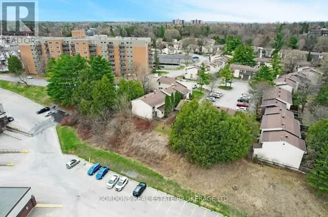 1562 Lassiter Terrace Ottawa ON K1J 8N4