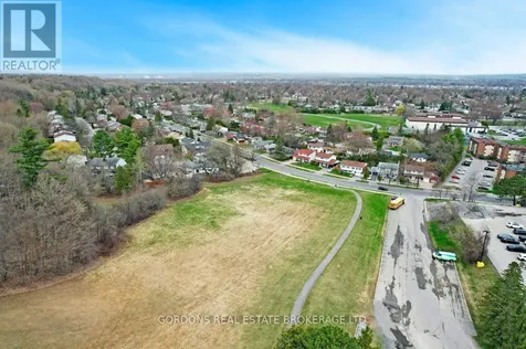 1562 Lassiter Terrace Ottawa ON K1J 8N4