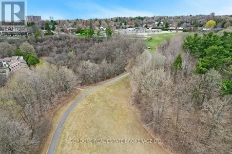 1562 Lassiter Terrace Ottawa ON K1J 8N4