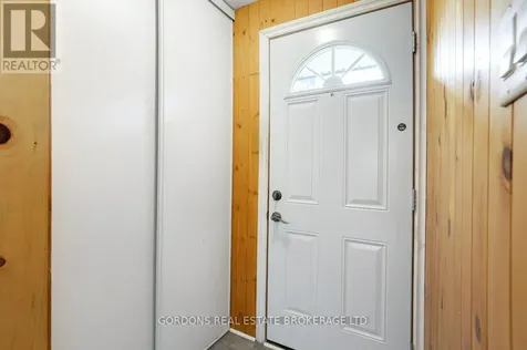 1562 Lassiter Terrace Ottawa ON K1J 8N4
