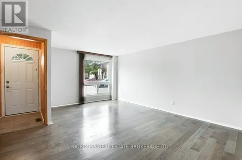 1562 Lassiter Terrace Ottawa ON K1J 8N4