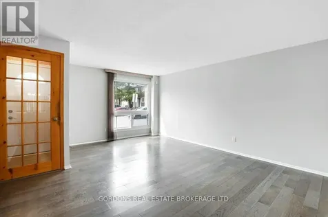 1562 Lassiter Terrace Ottawa ON K1J 8N4