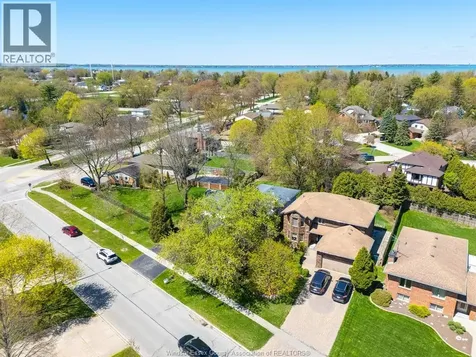 12510 Little River Boulevard Tecumseh ON N8N 4H3