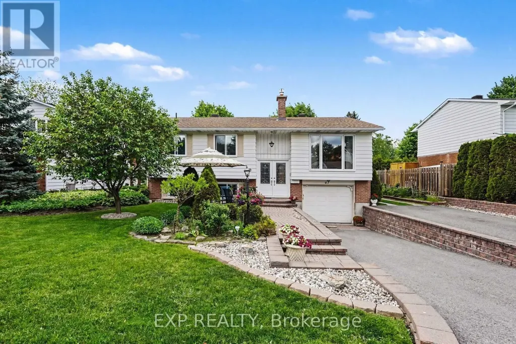 47 Langholm Crescent Ottawa ON K2J 2H1