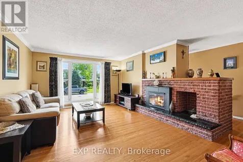 47 Langholm Crescent Ottawa ON K2J 2H1
