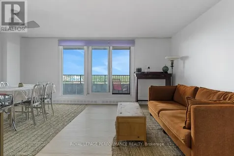1785 Frobisher Lane Ottawa ON K1G 3T7