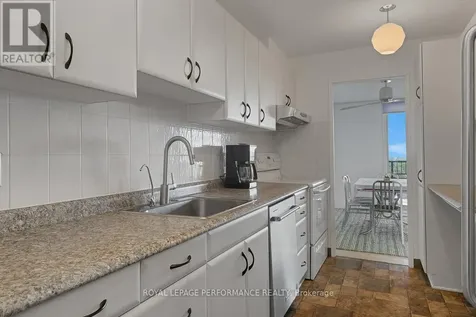 1785 Frobisher Lane Ottawa ON K1G 3T7